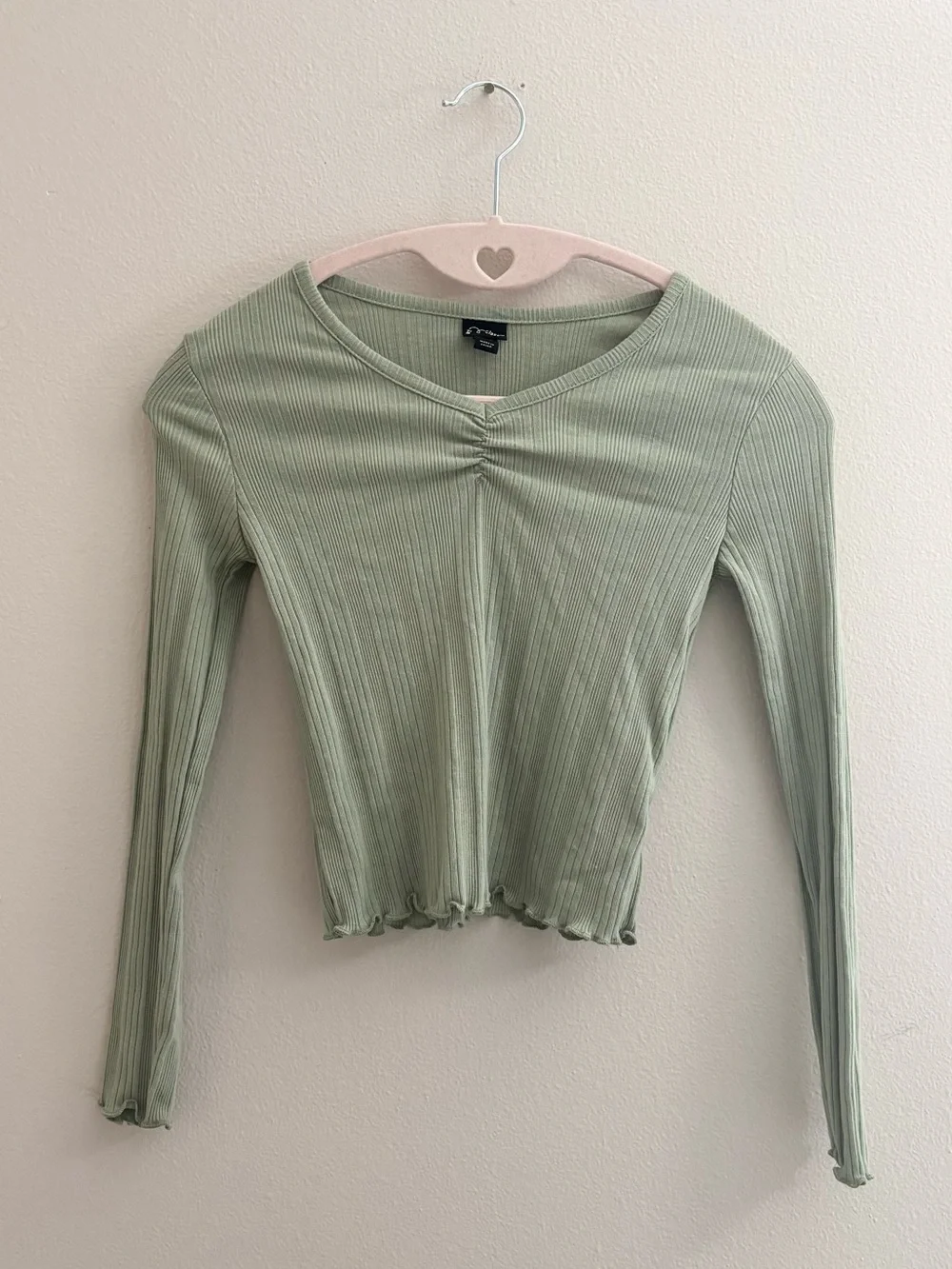 5/$15 🩷 Art Class Light Sage Ribbed Long Sleeve Crop Top